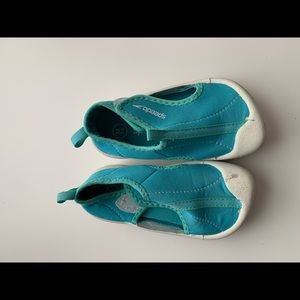 GUC Speedo water shoe